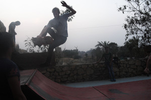 JonPerkins_201510_skateboard_Egypt_DSCF6376